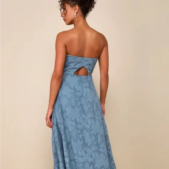 Elegant Blue Strapless Lace Dress - Picture 2 of 5